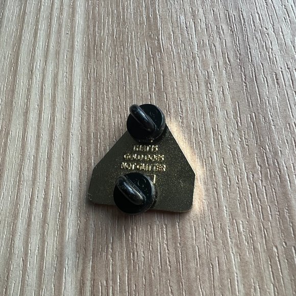 Enamel Pin - Not all those who wander are lost - Picture 3 of 3